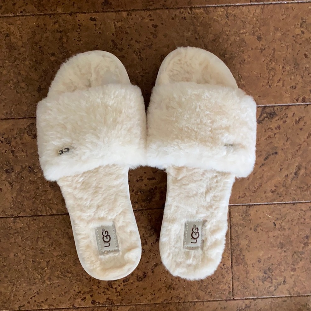 Ugg slippers - cream color
